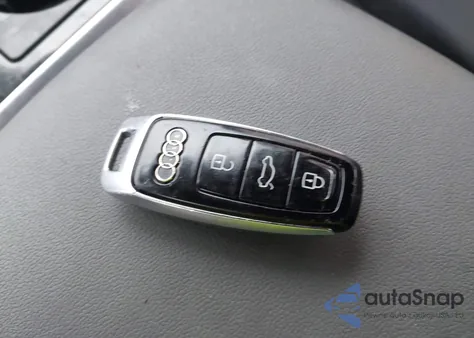 2019 Audi Q8 55 Premium z USA, uszkodzony, nr VIN WA1EVAF16KD020613